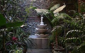 El Patio 77 B&B